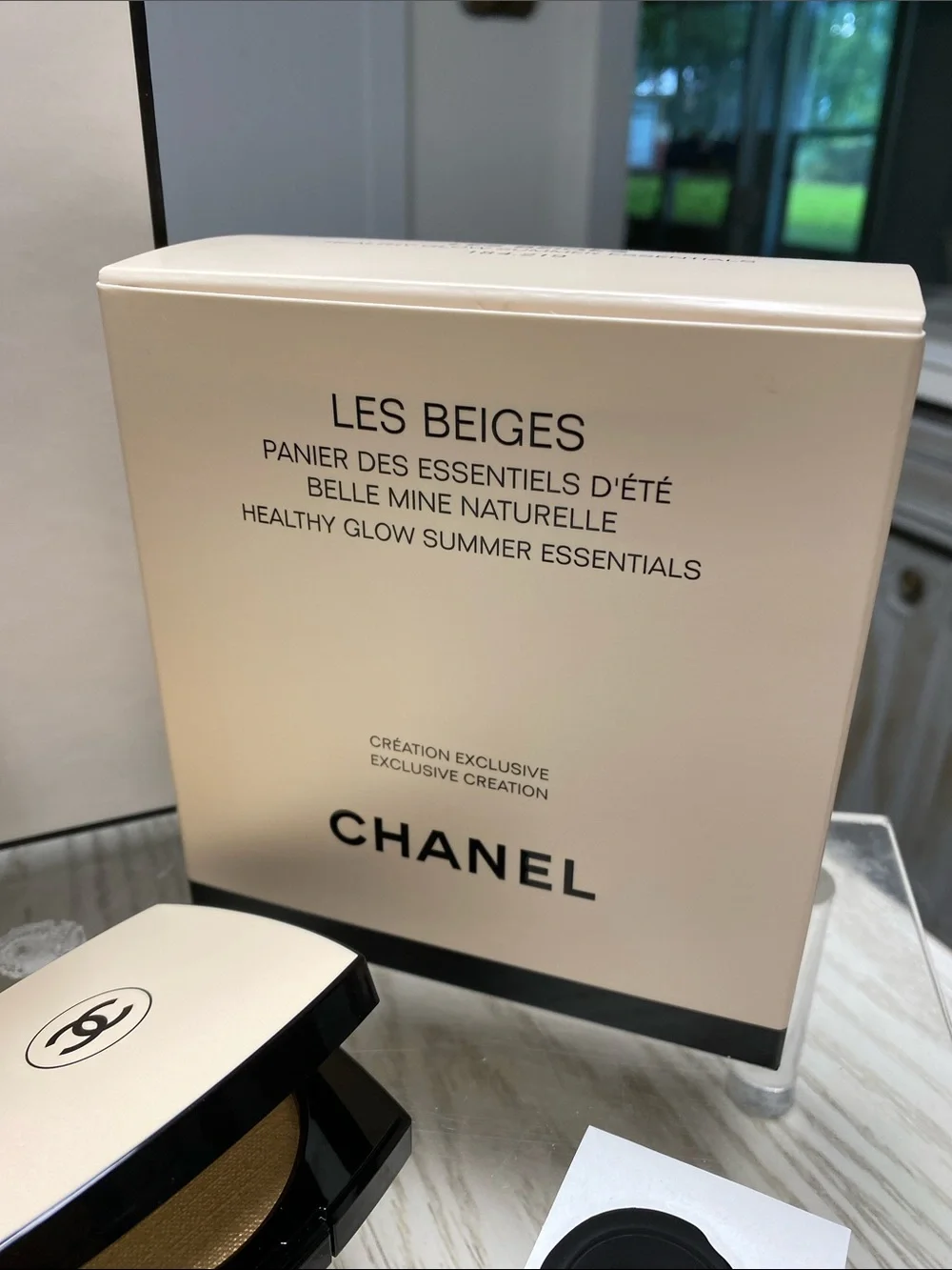 Chanel Limited Edition Les Beiges Essentials Summer Pouch - Picture 6 of 16